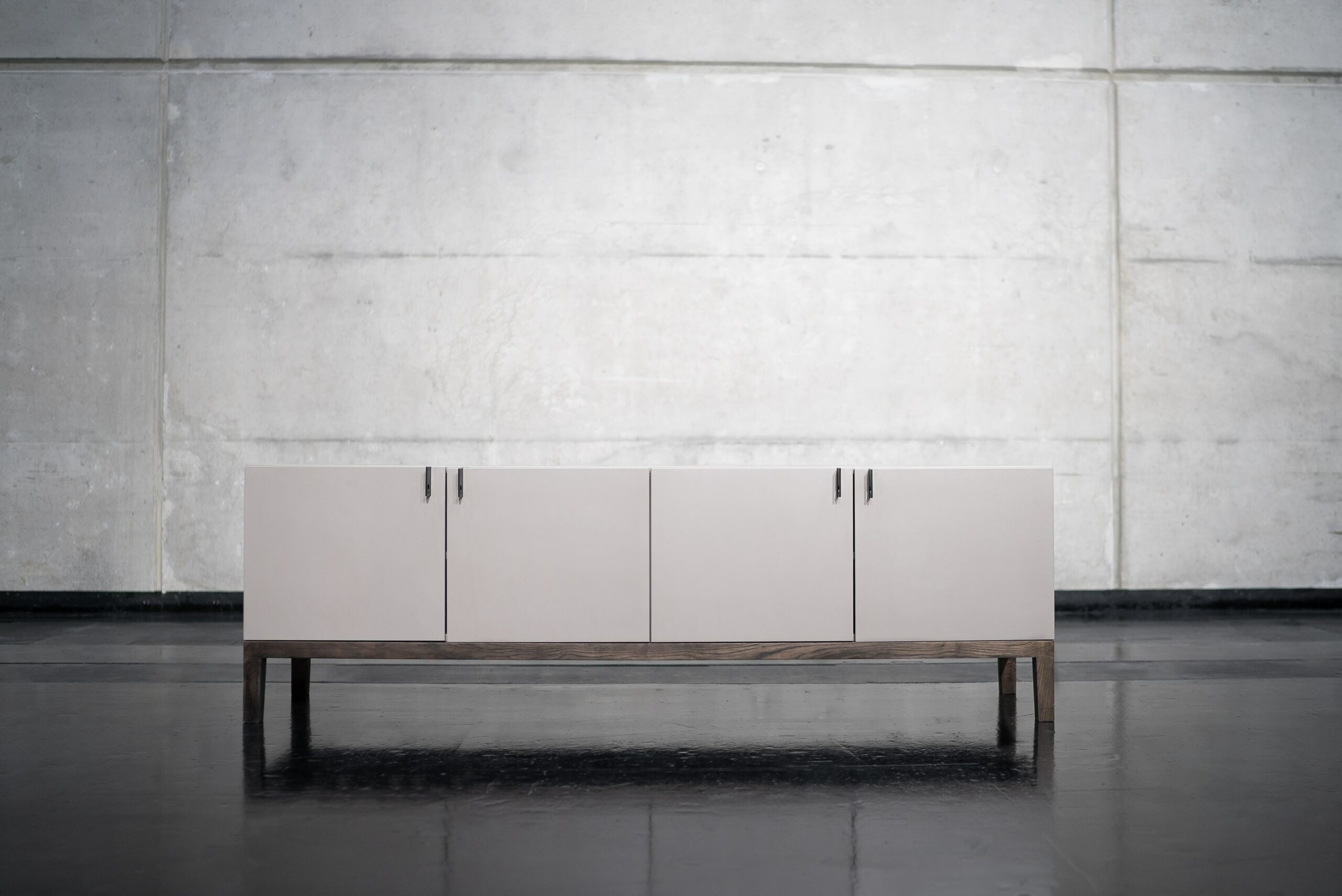 ESSENTIAL Sideboard